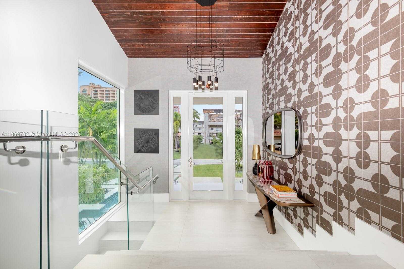 Small Image of 6819 SUNRISE PL, Coral Gables Number 14
