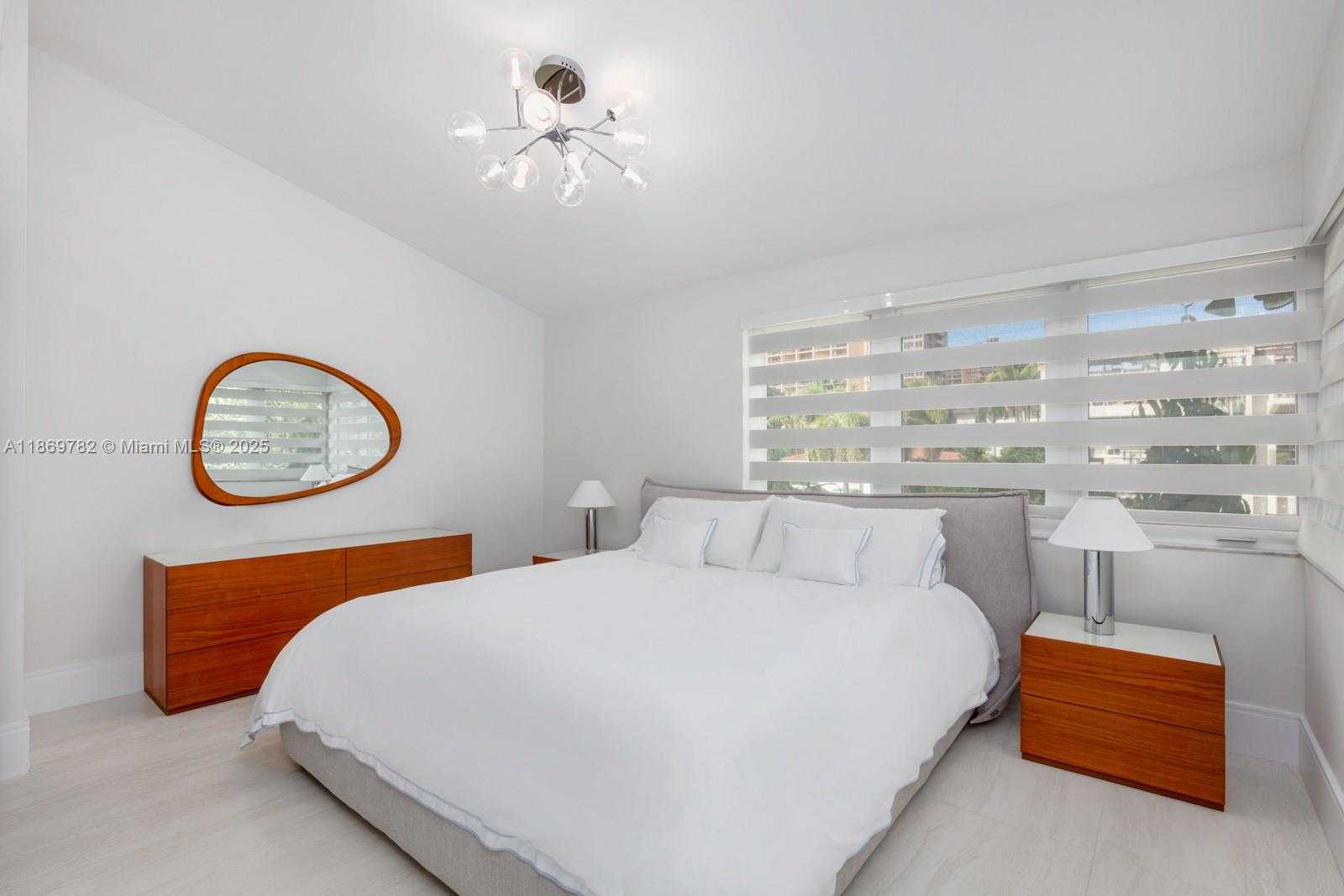 Small Image of 6819 SUNRISE PL, Coral Gables Number 23