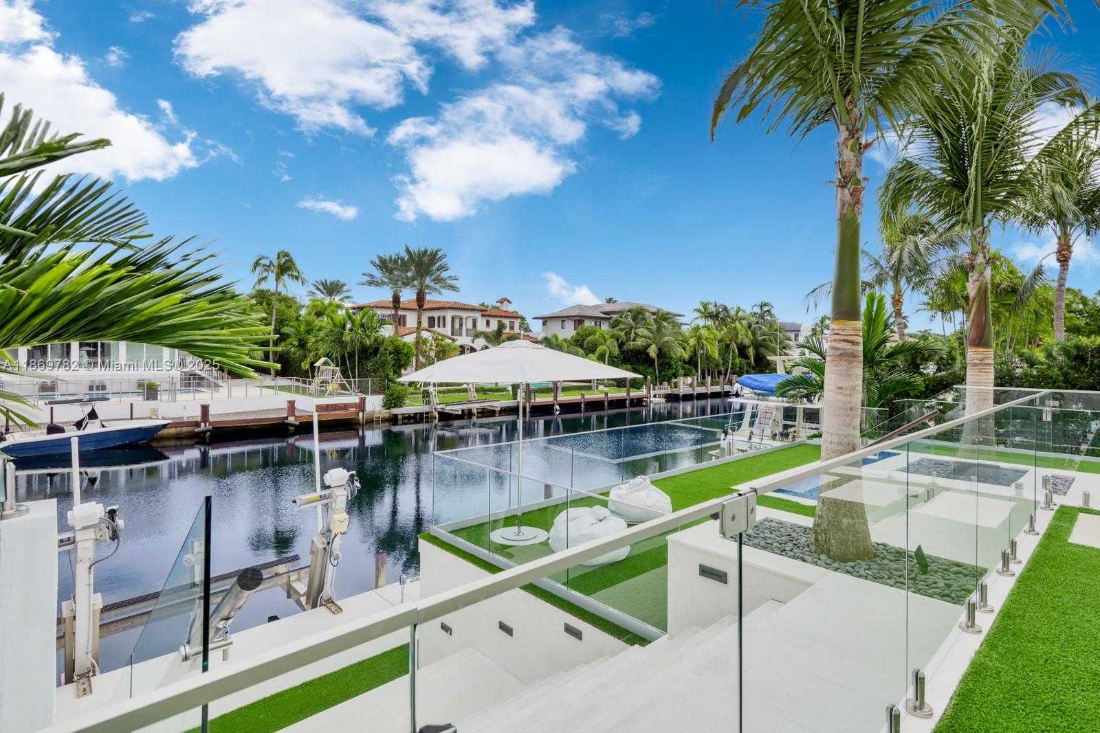 Small Image of 6819 SUNRISE PL, Coral Gables Number 9