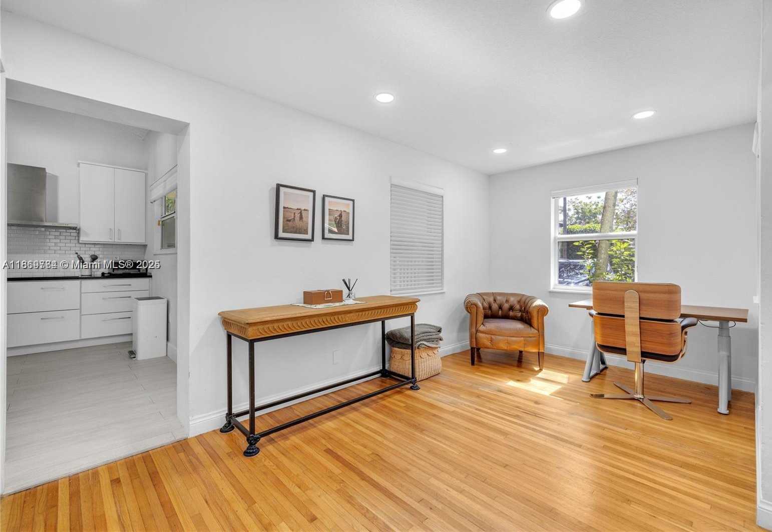 Small Image of 1100 EL RADO ST, Coral Gables Number 11
