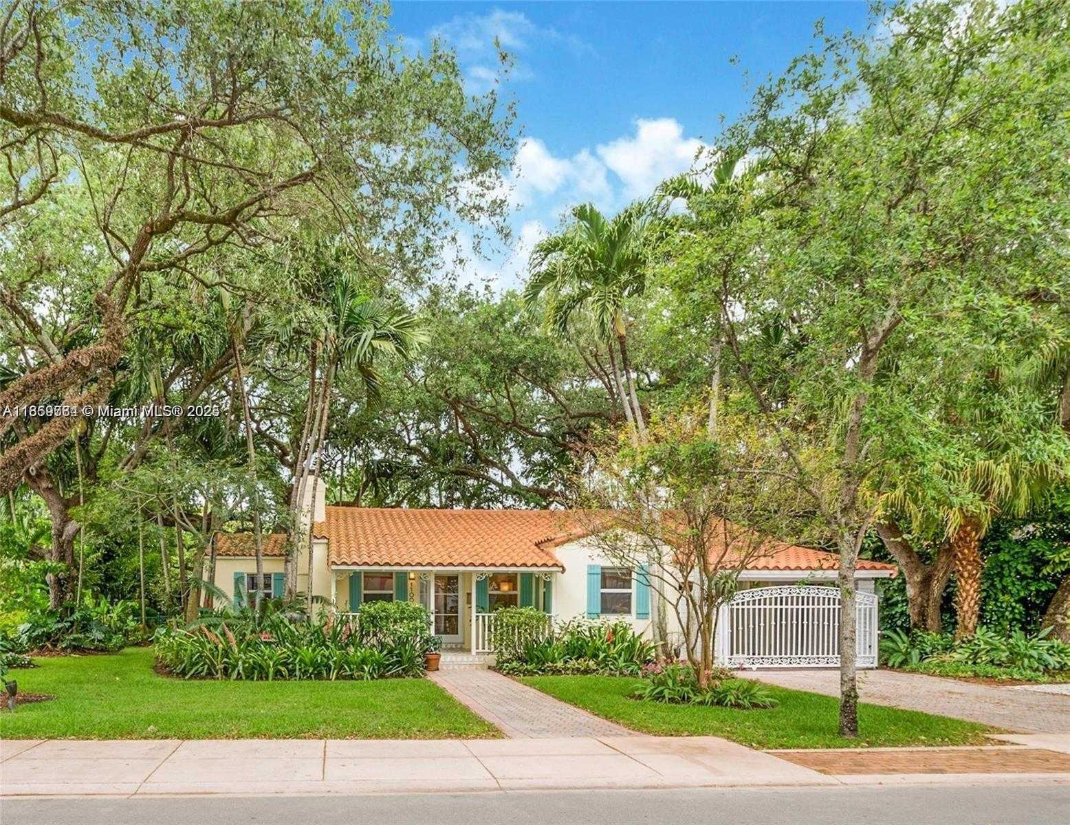 Small Image of 1100 EL RADO ST, Coral Gables Number 2