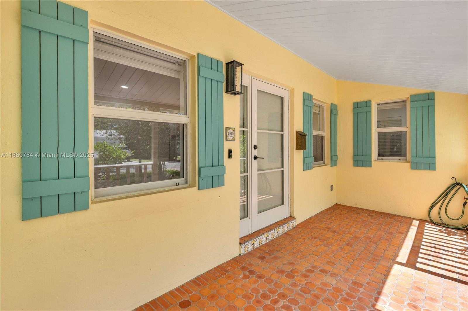 Small Image of 1100 EL RADO ST, Coral Gables Number 23