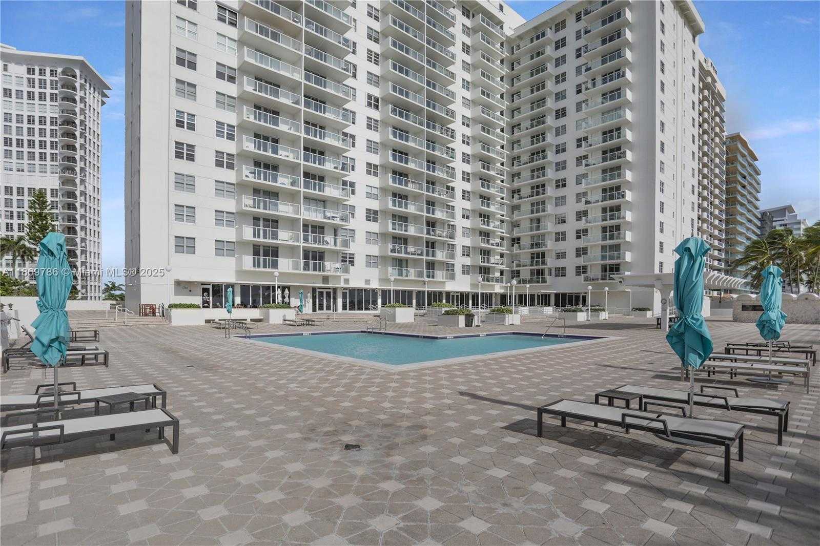 Small Image of 5701 COLLINS AVE #1510, Miami Beach Number 16