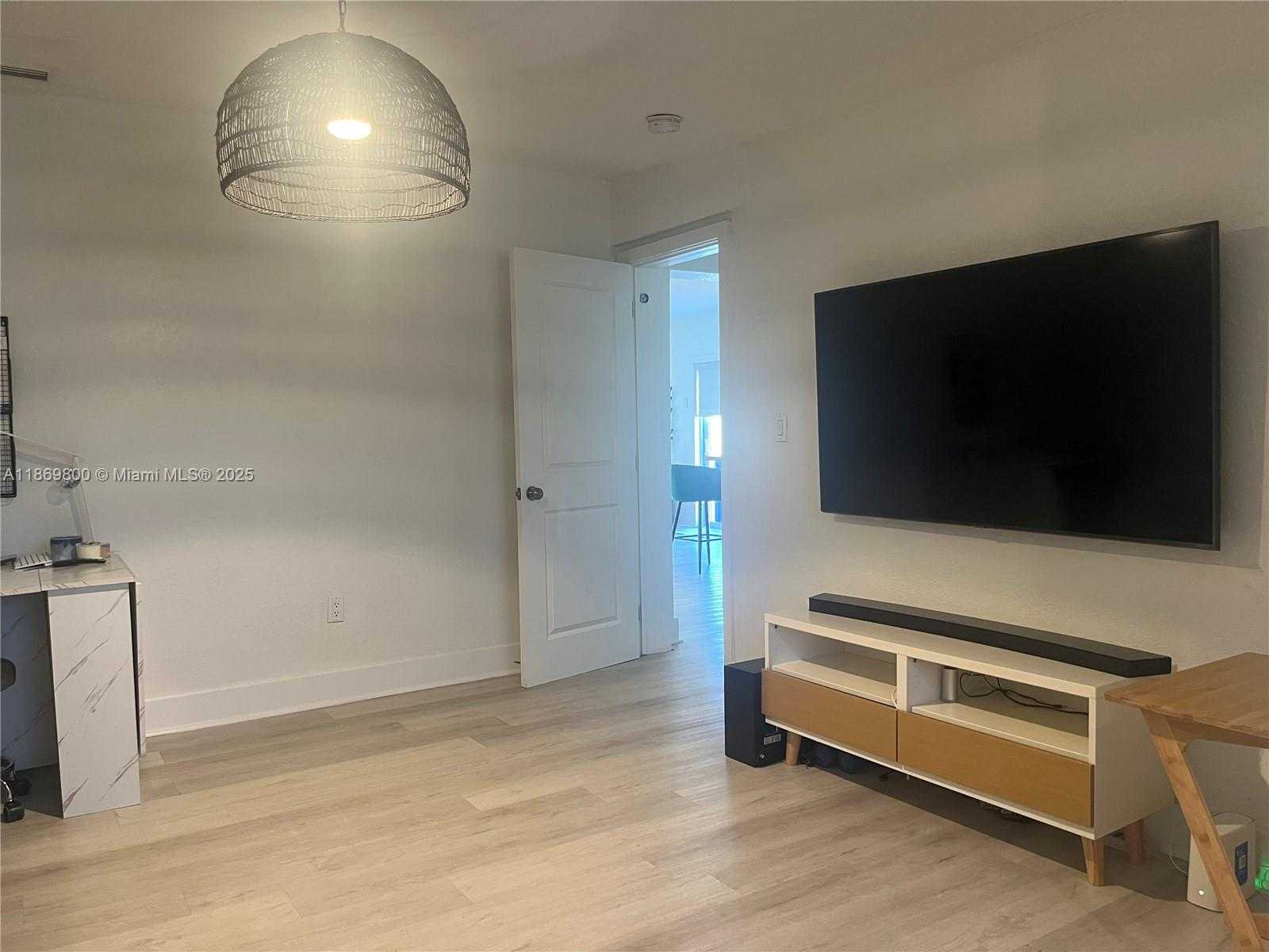 Small Image of 7385 SOUTH WEST 38TH ST #-, Miami Number 12