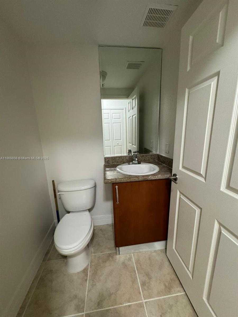 Small Image of 7458 NORTH WEST 179TH TER #7458, Hialeah Number 19
