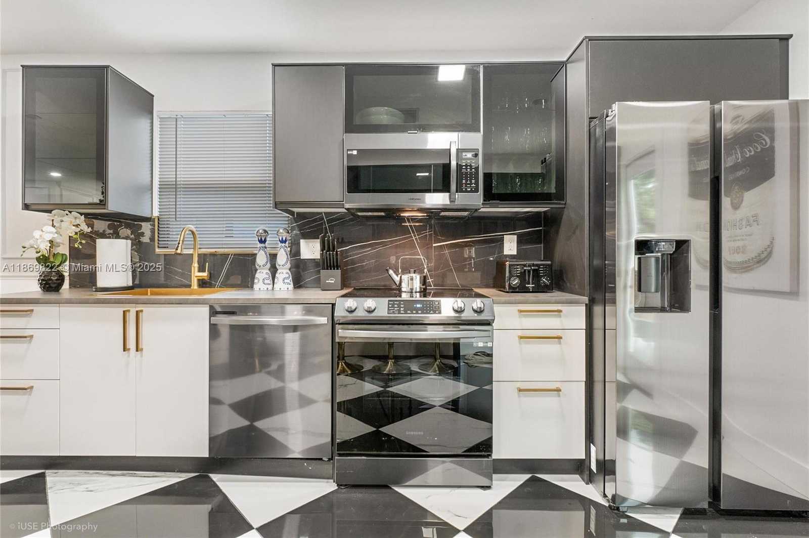 Small Image of 919 NORTH WEST 49 ST, Miami Number 11
