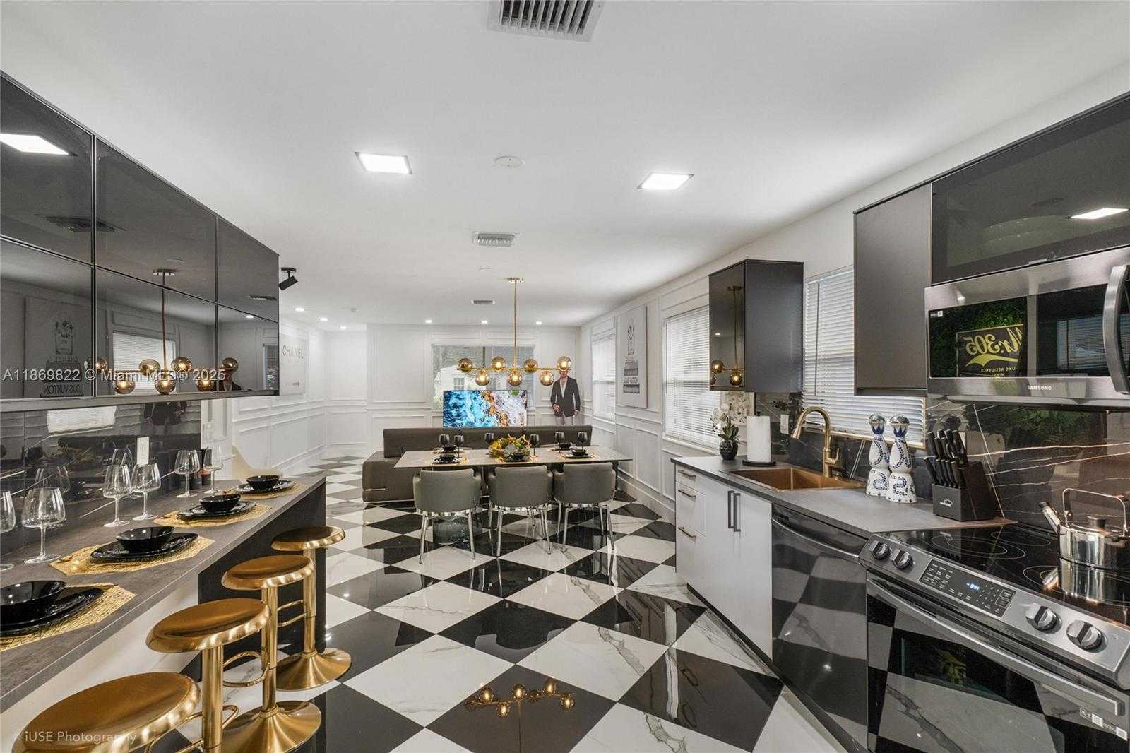 Small Image of 919 NORTH WEST 49 ST, Miami Number 14