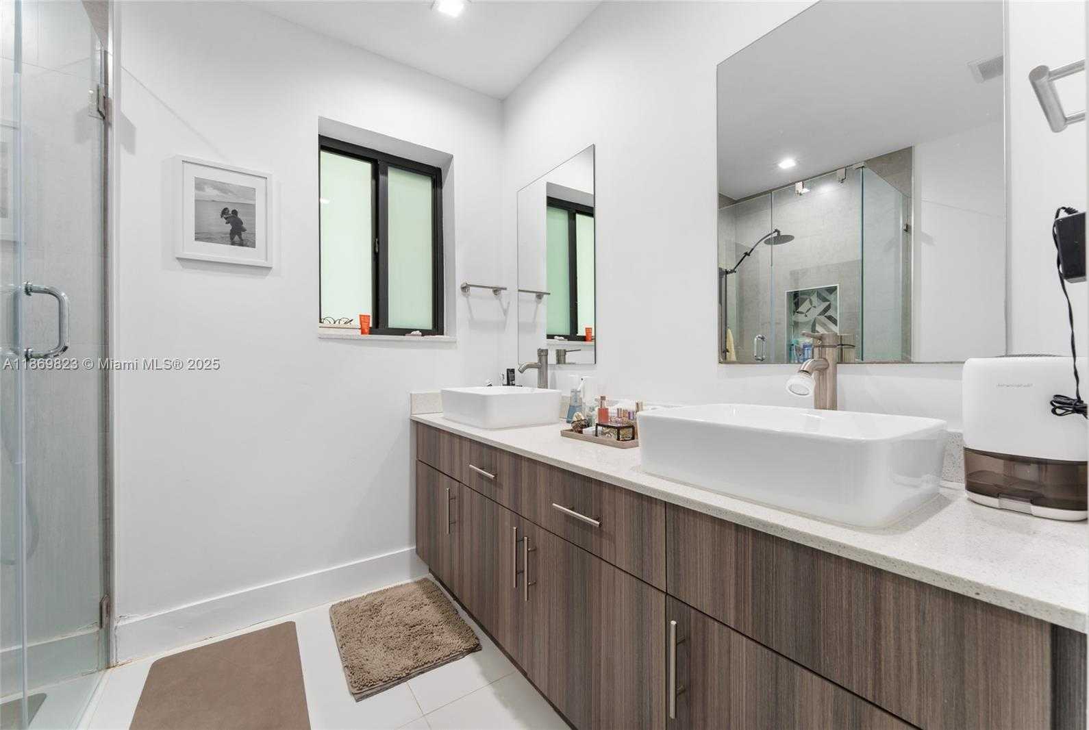 Small Image of 2485 SOUTH WEST 19TH TER, Miami Number 14