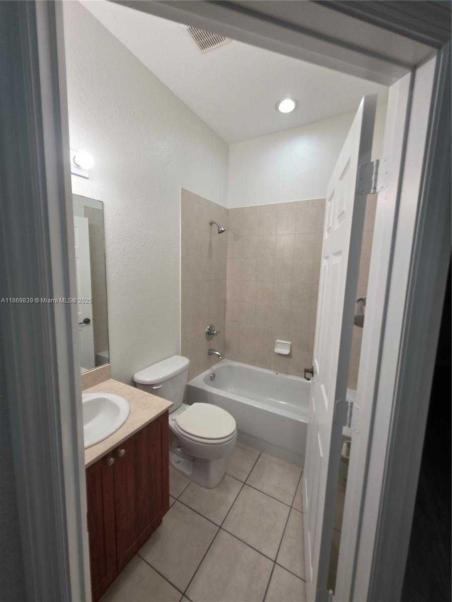Small Image of 10885 NORTH WEST 89TH TERR #202, Doral Number 17