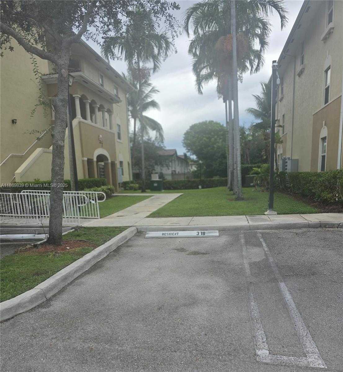Small Image of 10885 NORTH WEST 89TH TERR #202, Doral Number 27