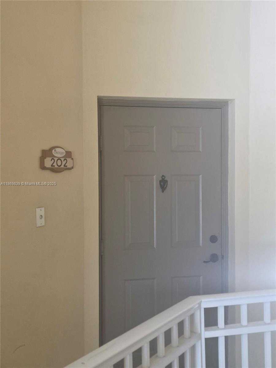 Small Image of 10885 NORTH WEST 89TH TERR #202, Doral Number 3