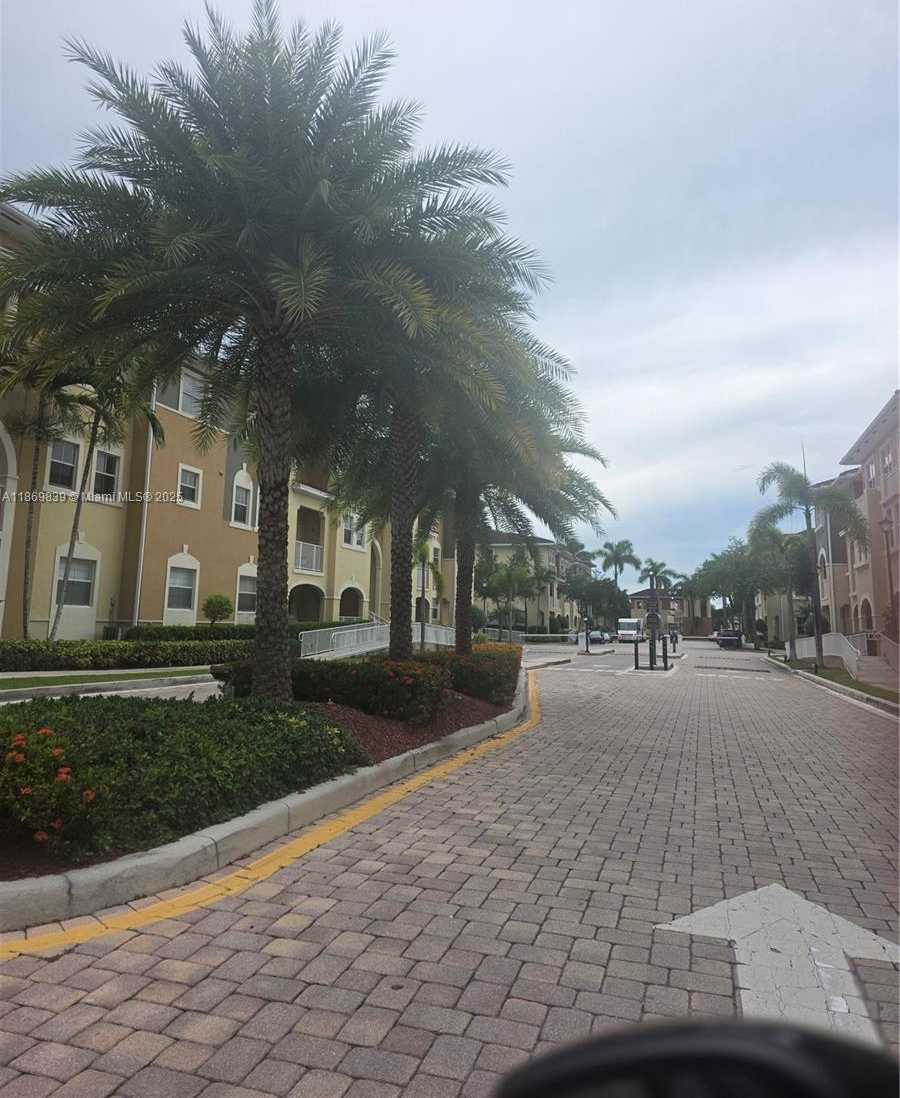 Small Image of 10885 NORTH WEST 89TH TERR #202, Doral Number 35