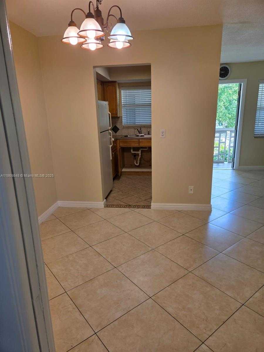 Small Image of 3500 HARRISON ST #10, Hollywood Number 4