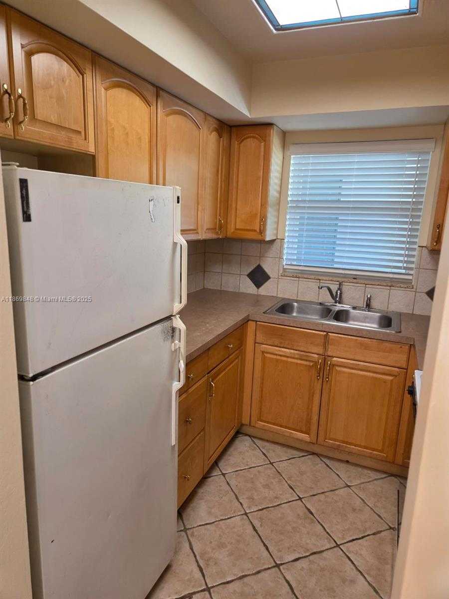 Small Image of 3500 HARRISON ST #10, Hollywood Number 8