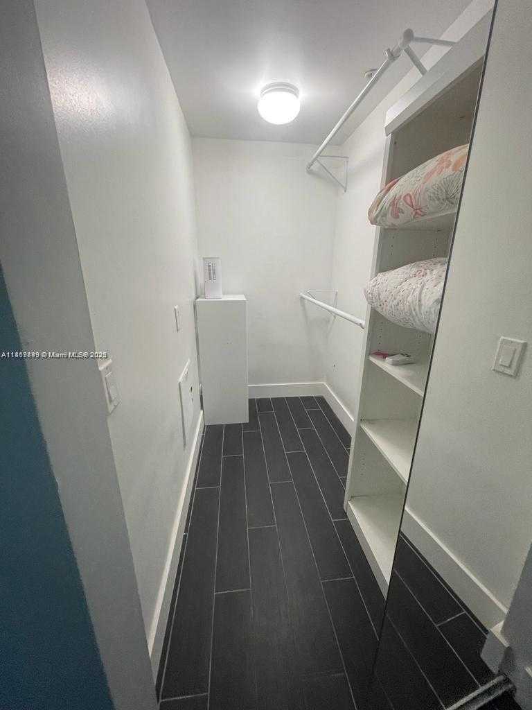 Small Image of 60 SOUTH WEST 13TH ST #3606, Miami Number 14