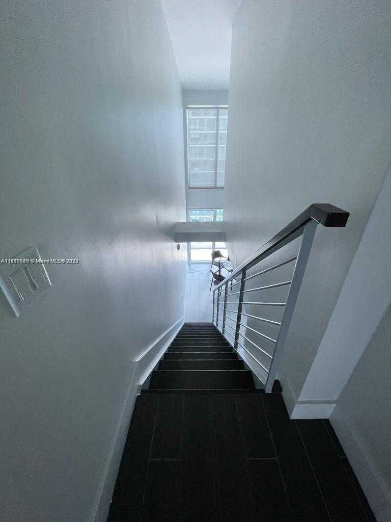 Small Image of 60 SOUTH WEST 13TH ST #3606, Miami Number 8