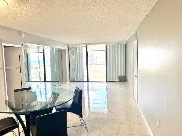 Small Image of 3731 NORTH COUNTRY CLUB DR #1522, Aventura Number 4