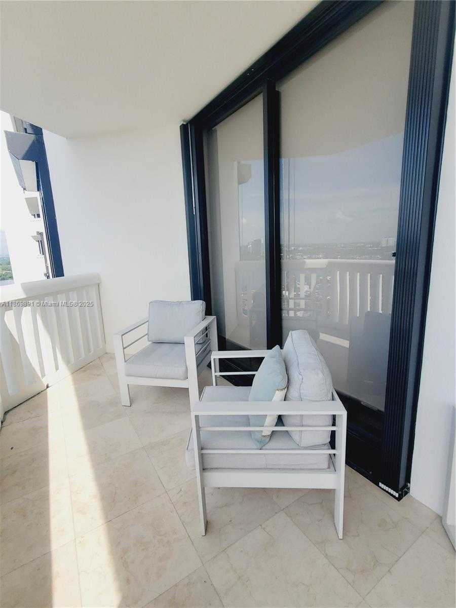 Small Image of 2000 ISLAND BLVD #2703, Aventura Number 10