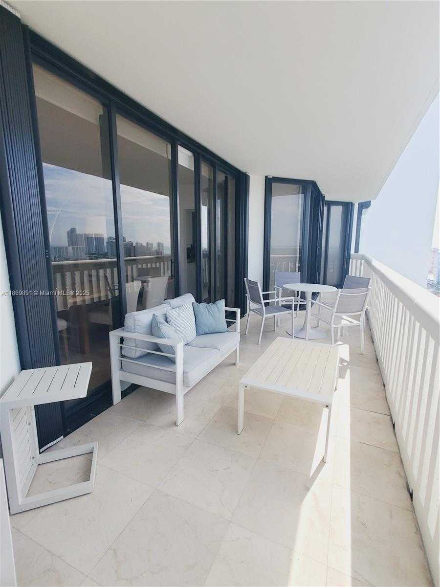Small Image of 2000 ISLAND BLVD #2703, Aventura Number 11