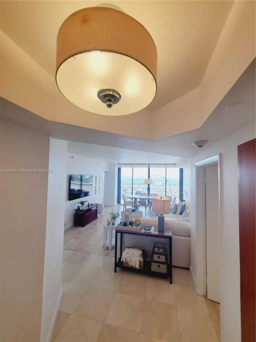 Small Image of 2000 ISLAND BLVD #2703, Aventura Number 3