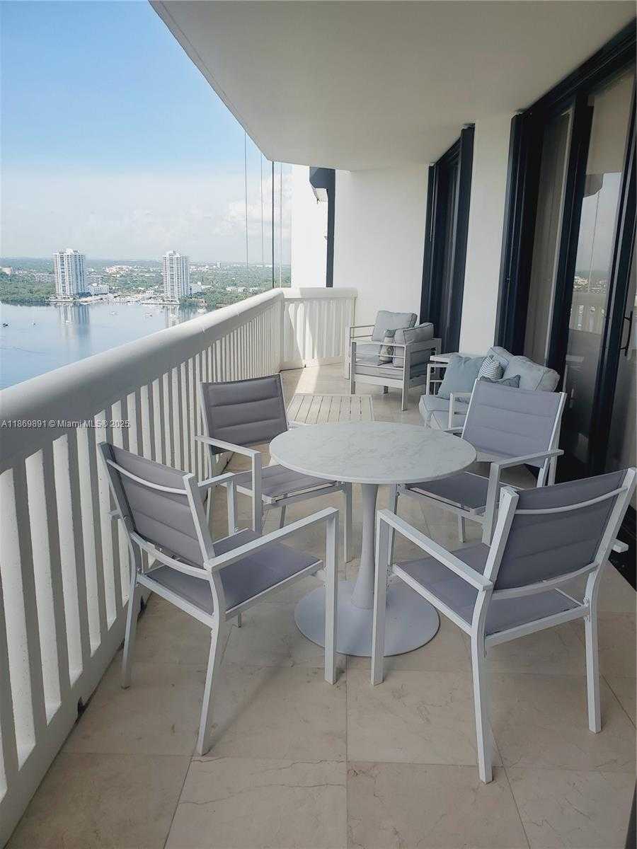 Small Image of 2000 ISLAND BLVD #2703, Aventura Number 9