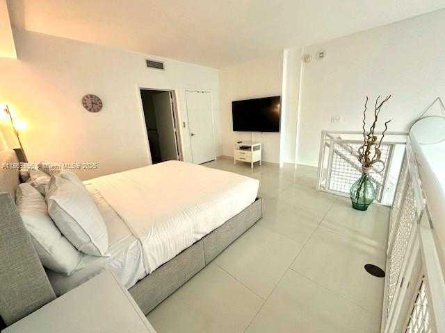 Small Image of 253 NORTH EAST 2ND ST #421, Miami Number 14