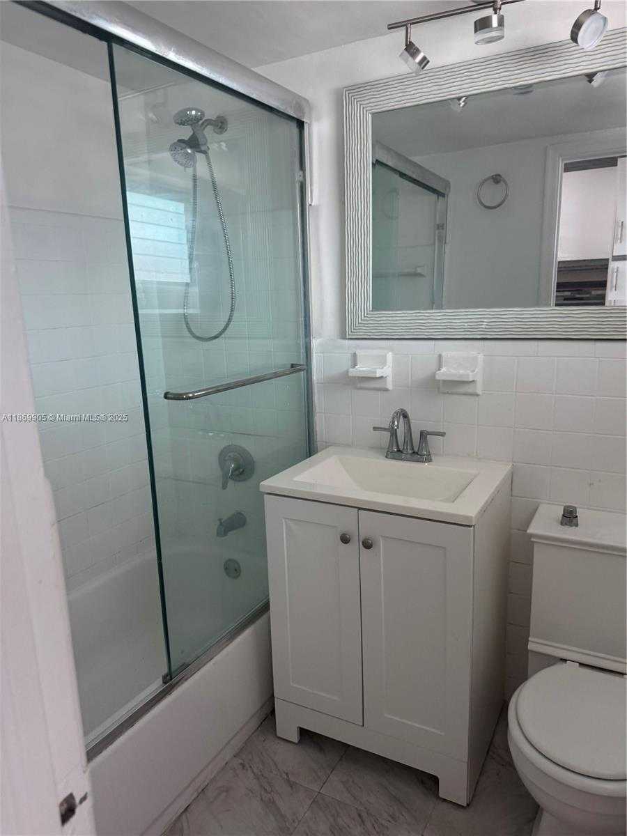 Small Image of 6490 COLLINS AVE #7, Miami Beach Number 4
