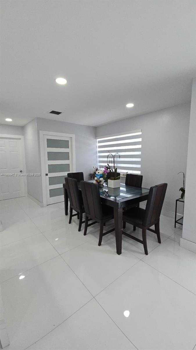 Small Image of 6005 SOUTH WEST 22ND ST, Miami Number 11