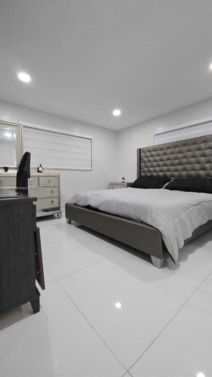 Small Image of 6005 SOUTH WEST 22ND ST, Miami Number 16