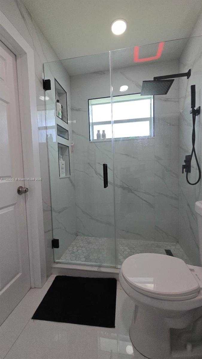 Small Image of 6005 SOUTH WEST 22ND ST, Miami Number 19