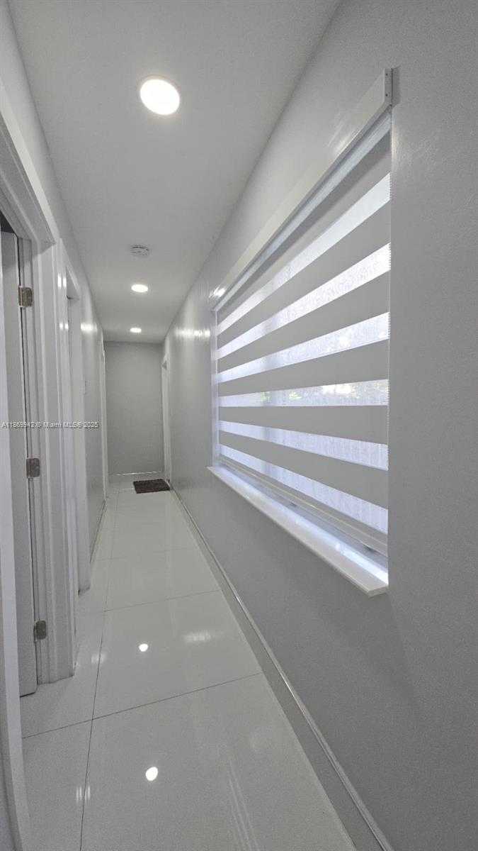 Small Image of 6005 SOUTH WEST 22ND ST, Miami Number 24