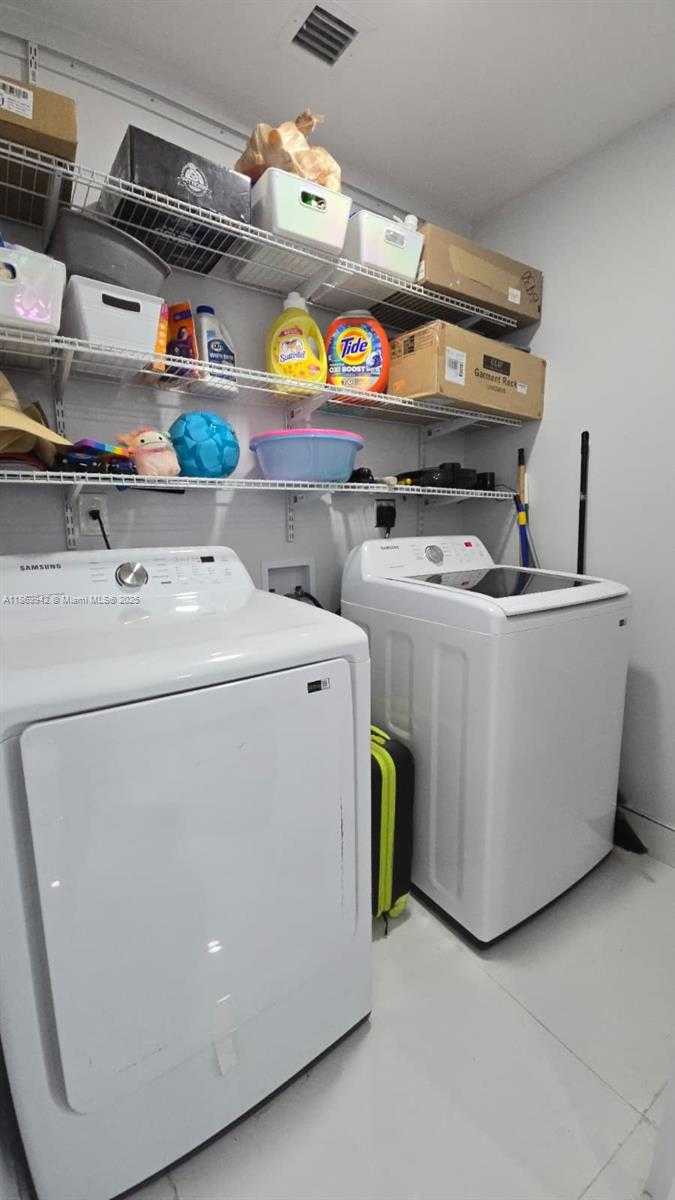 Small Image of 6005 SOUTH WEST 22ND ST, Miami Number 27