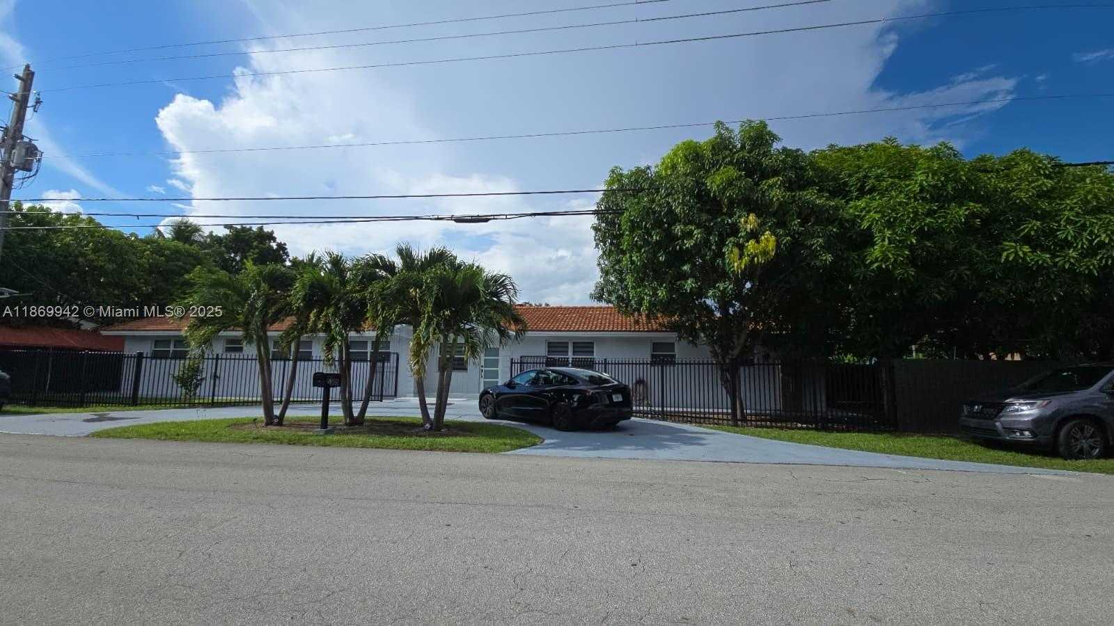 Small Image of 6005 SOUTH WEST 22ND ST, Miami Number 3
