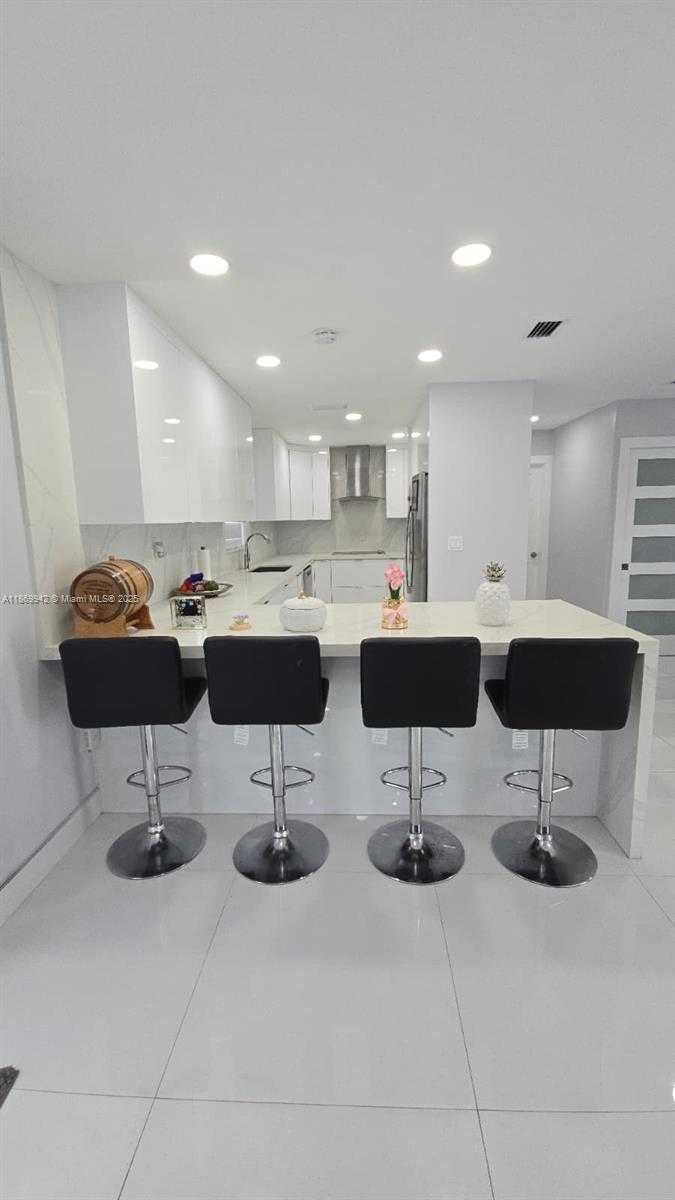 Small Image of 6005 SOUTH WEST 22ND ST, Miami Number 6