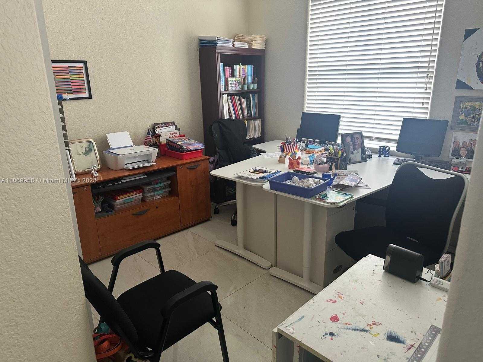 Small Image of 1063 SUNFLOWER CIR, Weston Number 23