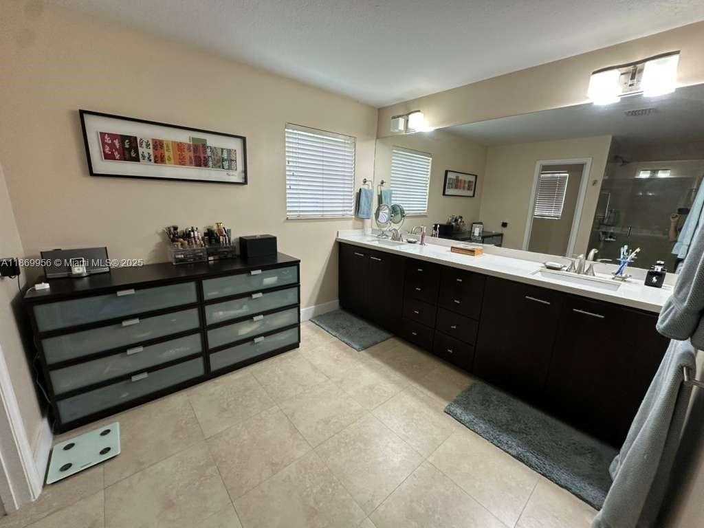 Small Image of 1063 SUNFLOWER CIR, Weston Number 34