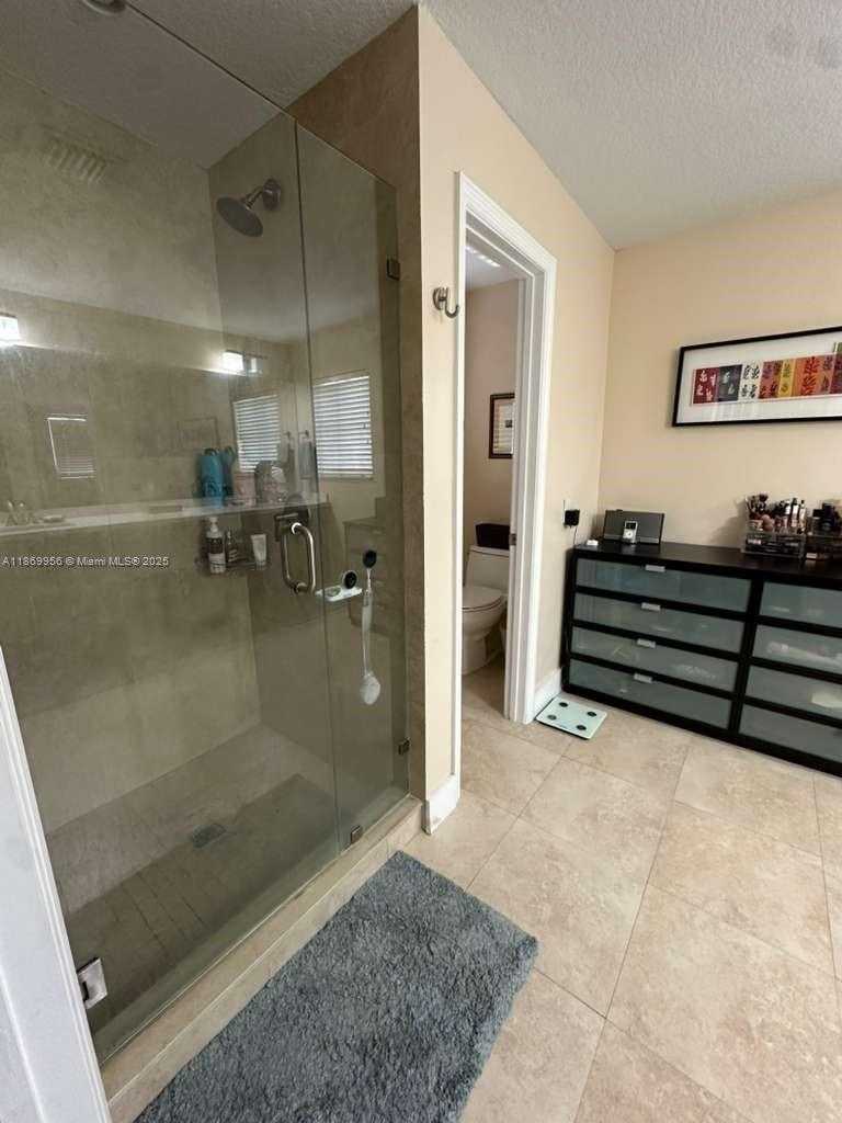 Small Image of 1063 SUNFLOWER CIR, Weston Number 35