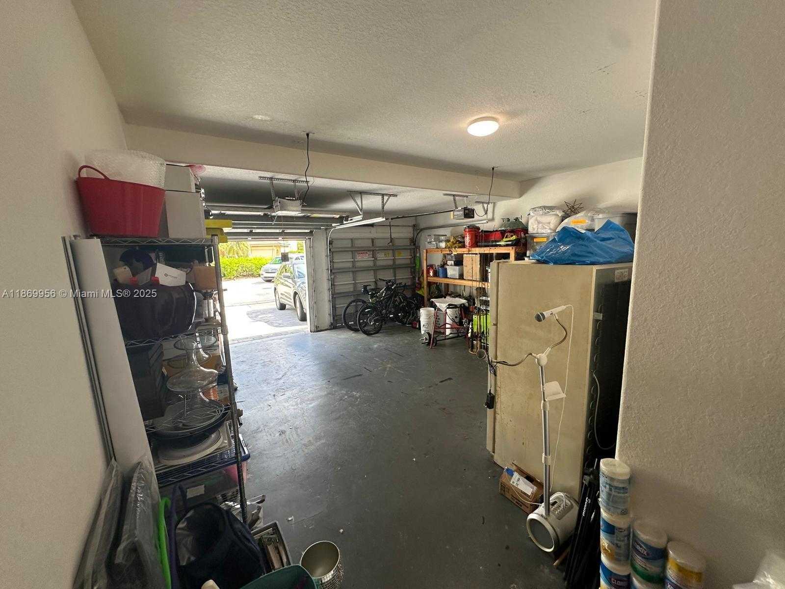 Small Image of 1063 SUNFLOWER CIR, Weston Number 40