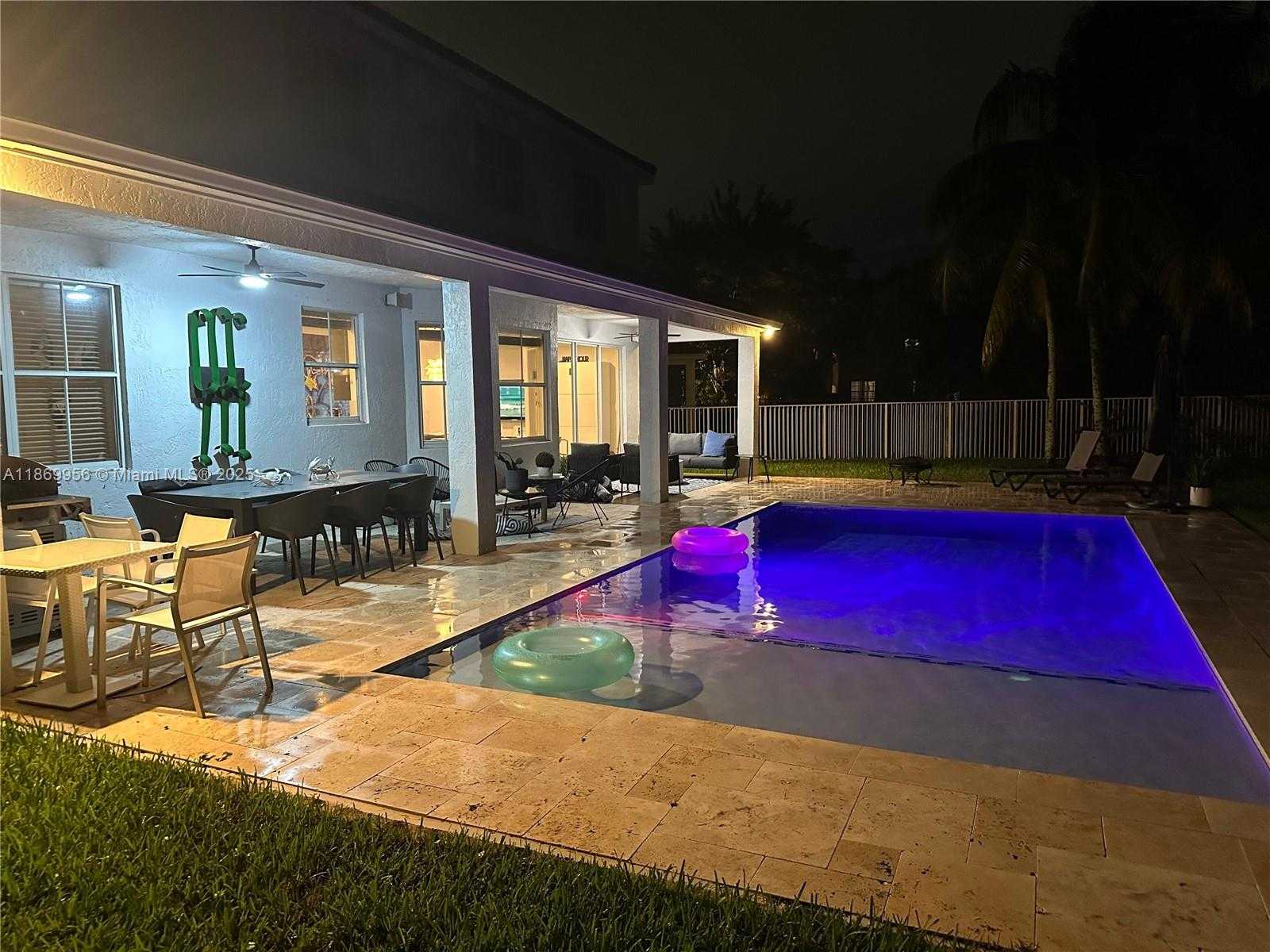 Small Image of 1063 SUNFLOWER CIR, Weston Number 43