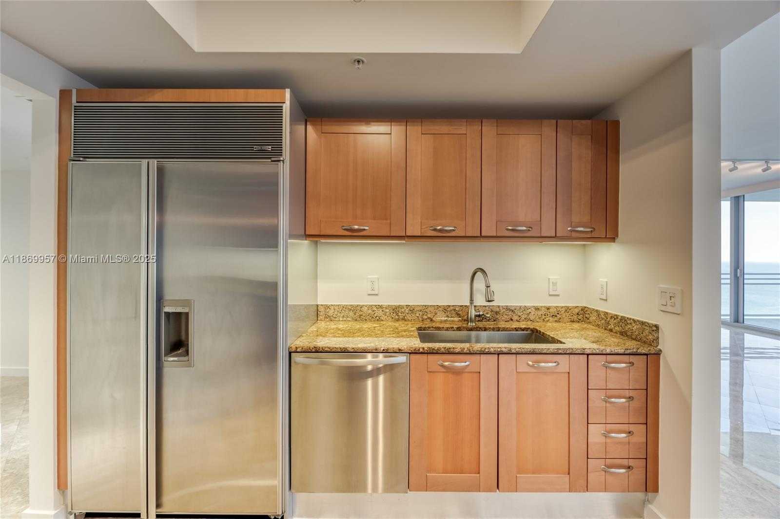 Small Image of 3535 SOUTH OCEAN DR #2004, Hollywood Number 16