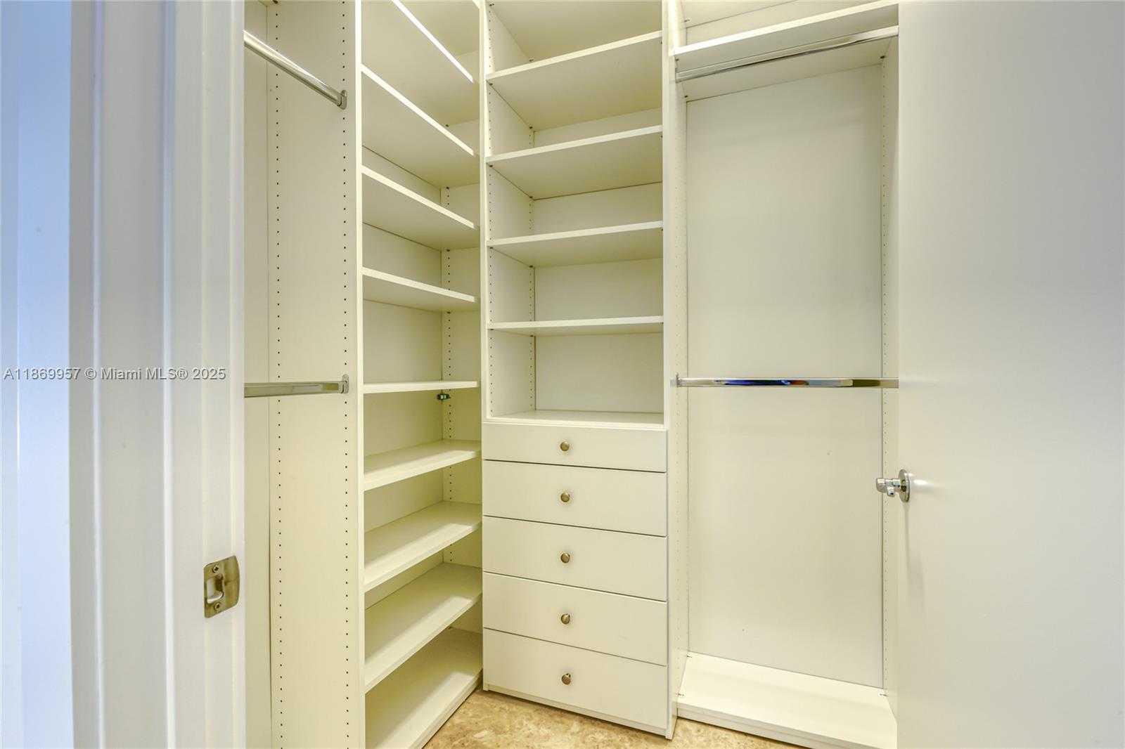 Small Image of 3535 SOUTH OCEAN DR #2004, Hollywood Number 25