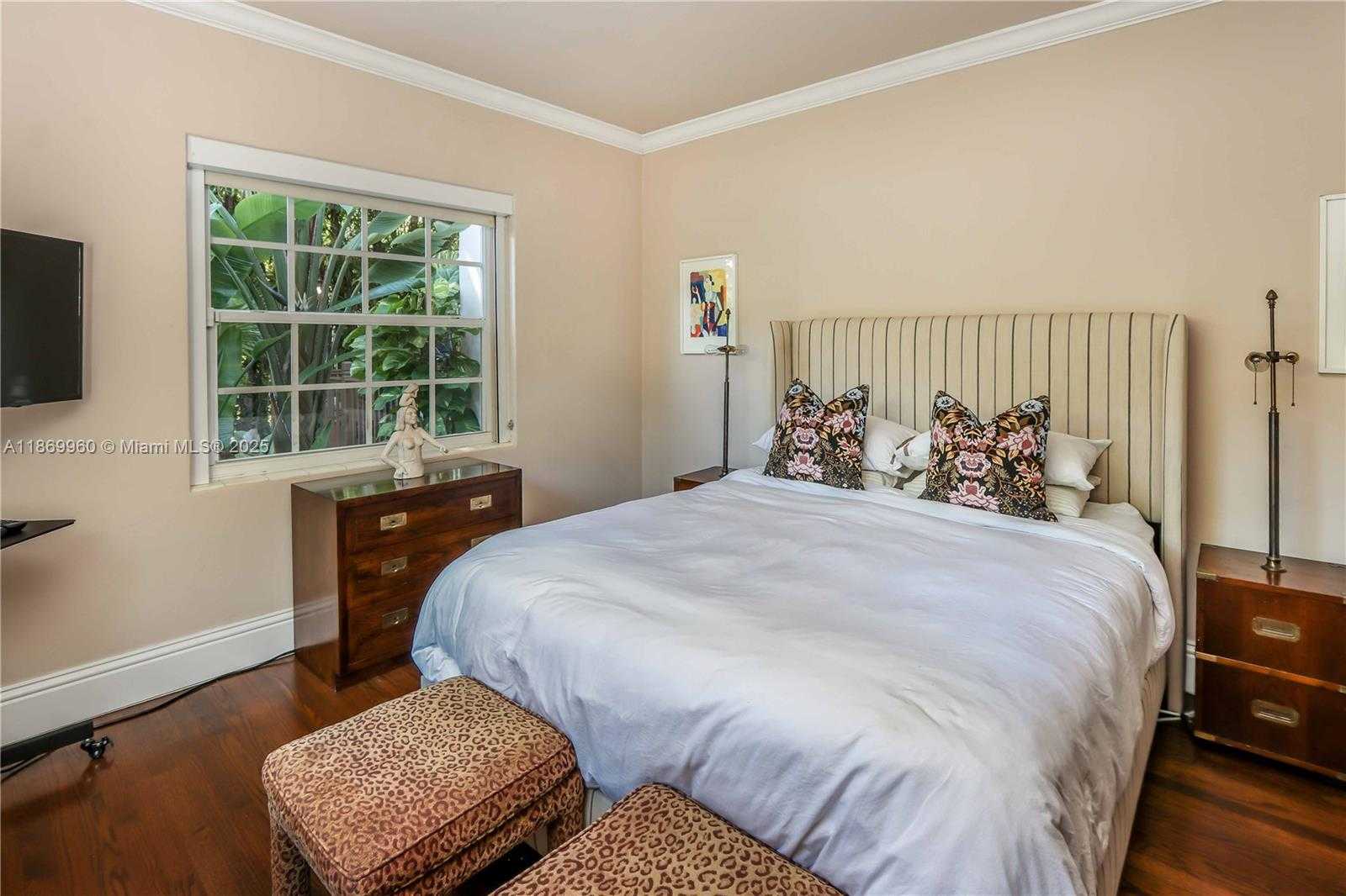 Small Image of 1260 LA MANCHA AVE, Coral Gables Number 11