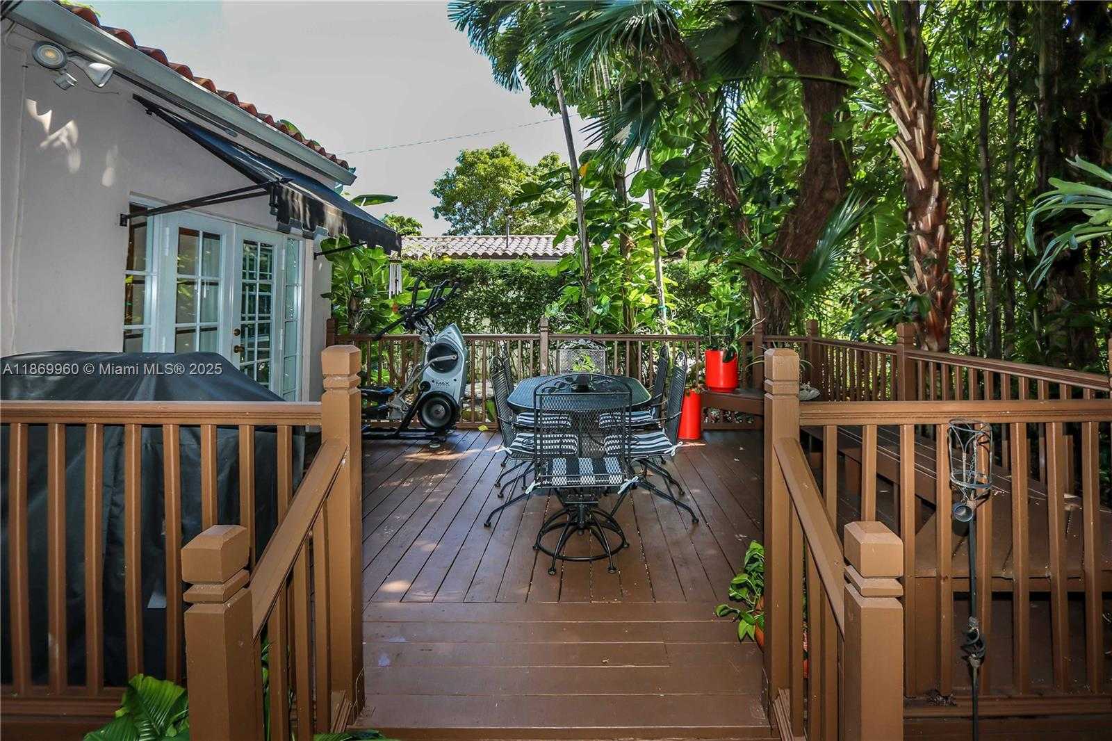 Small Image of 1260 LA MANCHA AVE, Coral Gables Number 16