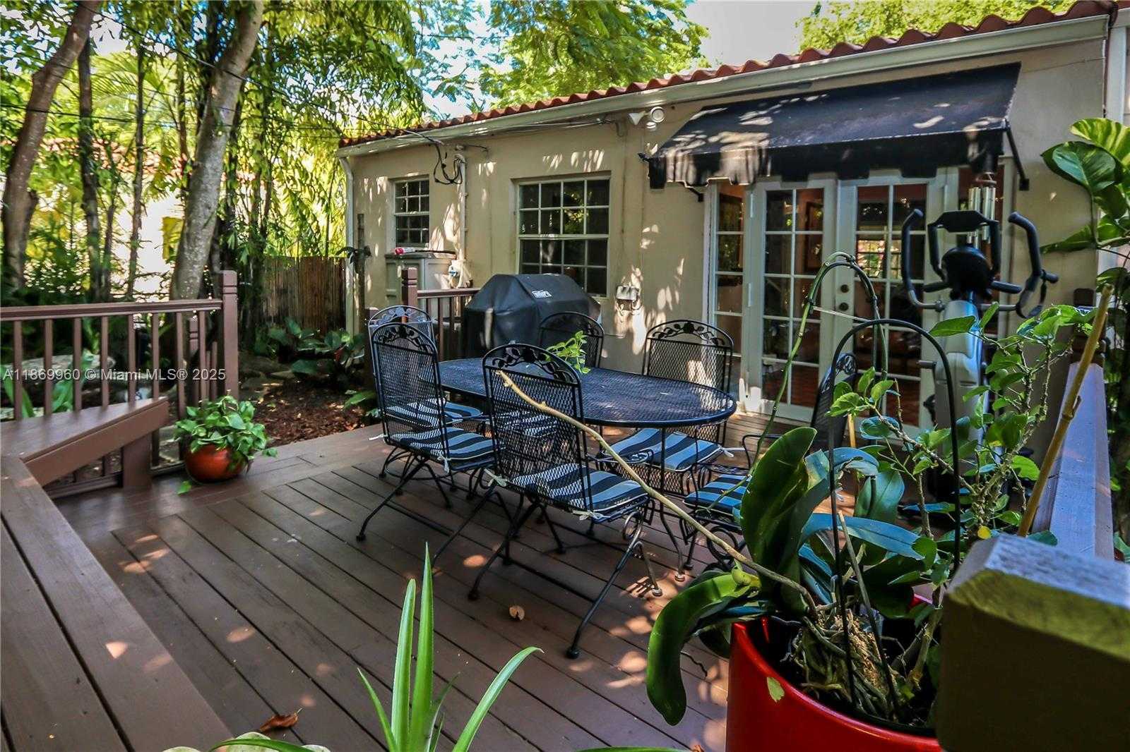 Small Image of 1260 LA MANCHA AVE, Coral Gables Number 17
