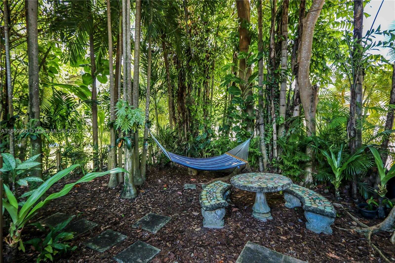 Small Image of 1260 LA MANCHA AVE, Coral Gables Number 19