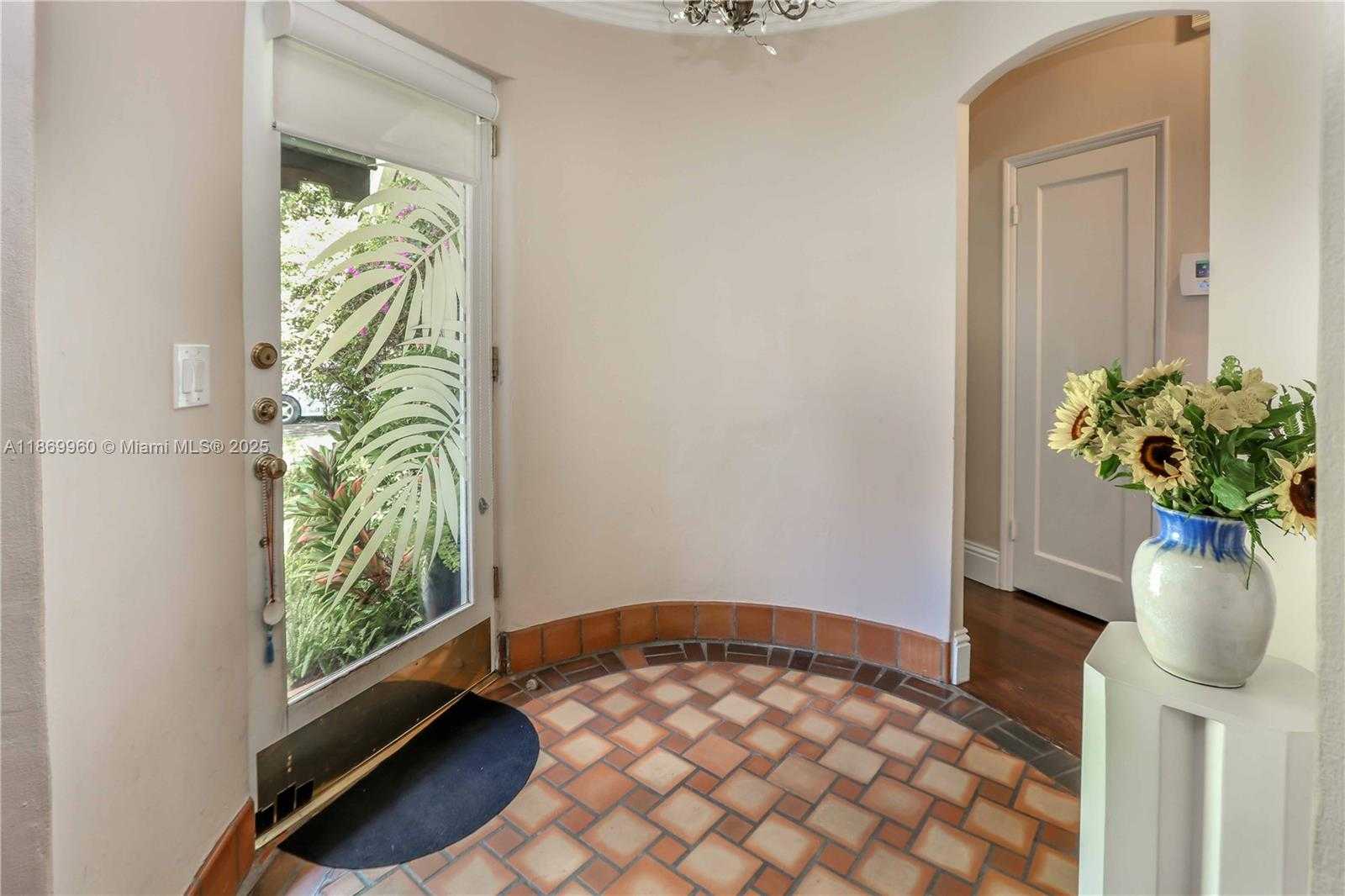 Small Image of 1260 LA MANCHA AVE, Coral Gables Number 2