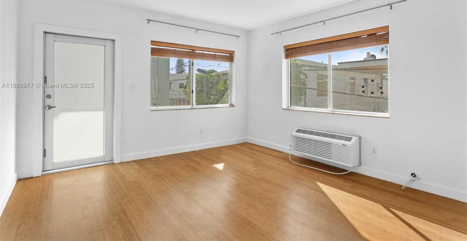 Small Image of 1010 PENNSYLVANIA AVE #6, Miami Beach Number 2