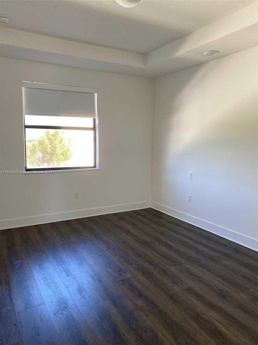 Small Image of 10543 SOUTH WEST 118TH AVE #10543, Miami Number 12