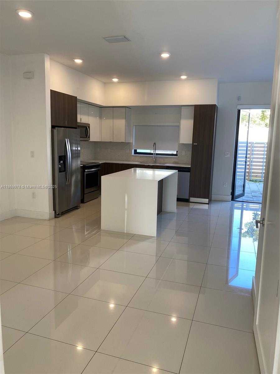 Small Image of 10543 SOUTH WEST 118TH AVE #10543, Miami Number 3