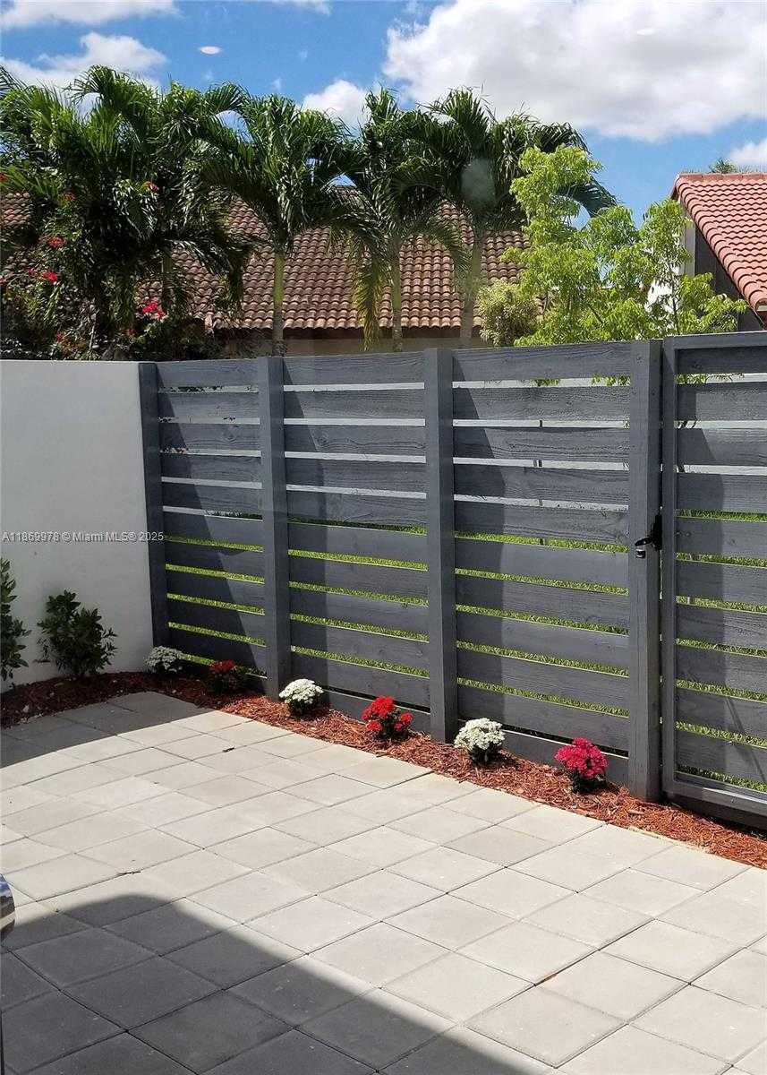 Small Image of 10543 SOUTH WEST 118TH AVE #10543, Miami Number 5